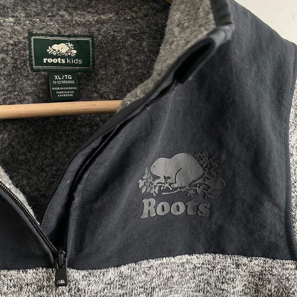 Roots Kids XL (Petite Adult) Jacket Sweater - Picture 3 of 4
